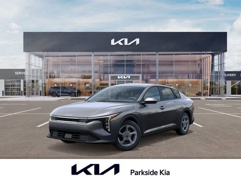 New 2025 Kia K4 LXS image 1