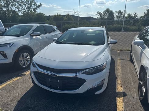 Used 2022 Chevrolet Malibu RS FWD image 3