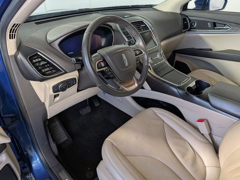 Used 2020 Lincoln Nautilus Reserve image 3