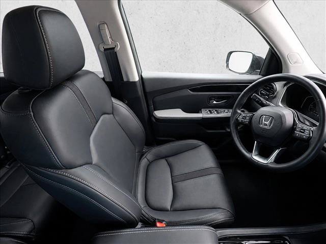 Used 2025 Honda Pilot Touring image 16
