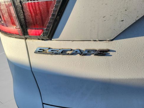 Used 2017 Ford Escape S image 28
