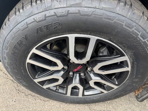 Used 2023 GMC Sierra 1500 AT4 w/ AT4 Premium Package image 17