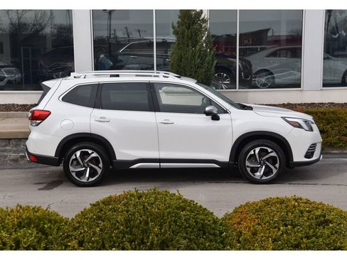 Used 2023 Subaru Forester Touring image 3