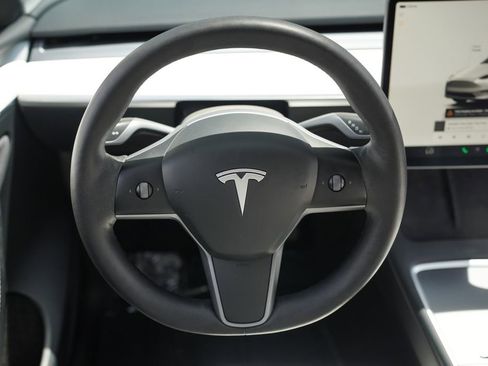 Used 2023 Tesla Model Y Long Range AWD/4WD image 31