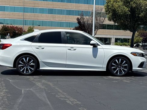 Used 2023 Honda Civic EX image 3