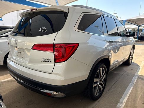 Used 2017 Honda Pilot Elite image 6