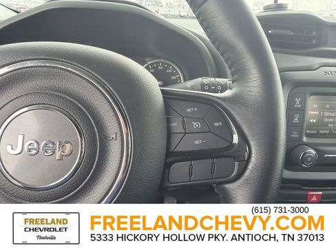Used 2017 Jeep Renegade Altitude FWD image 28