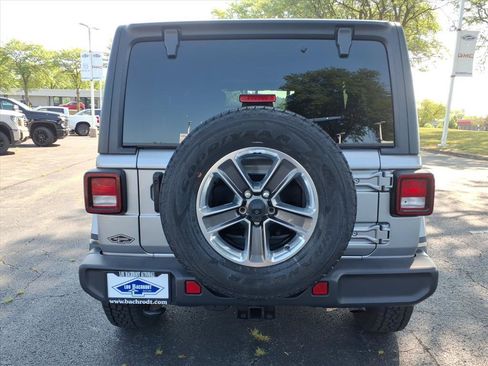 Used 2021 Jeep Wrangler Unlimited Sahara w/ Cold Weather Group AWD/4WD image 6