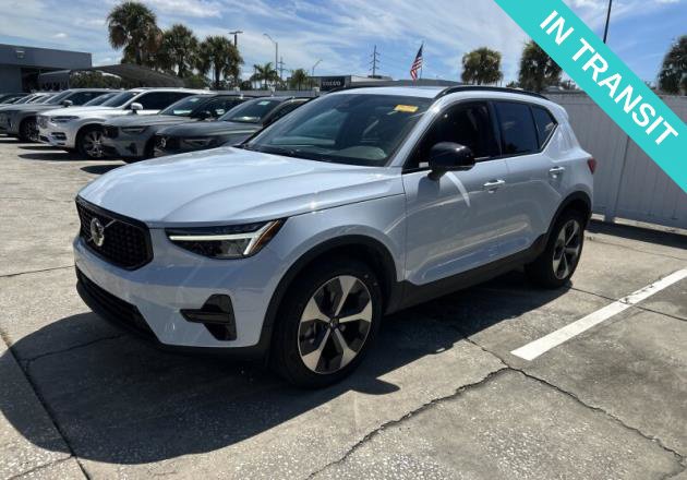 Used 2024 Volvo XC40 B5 Core w/ Protection Package Premier AWD/4WD image 1