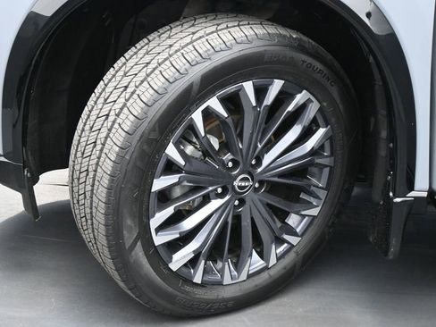 Used 2024 Nissan Rogue Platinum AWD/4WD image 22