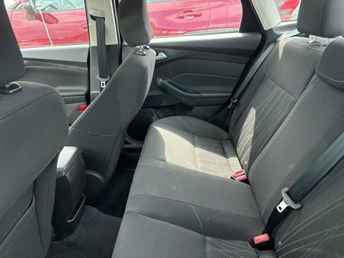 Used 2016 Ford Focus SE image 4