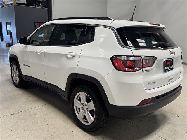 Used 2022 Jeep Compass Latitude w/ Convenience Group AWD/4WD image 7