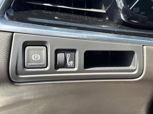 Used 2024 Cadillac XT6 Premium Luxury FWD image 23
