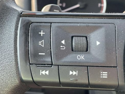 Used 2023 Nissan Rogue SV AWD/4WD image 29