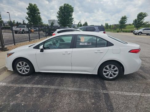 Used 2025 Toyota Corolla LE FWD image 8