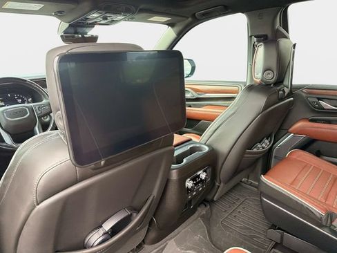Used 2023 GMC Yukon Denali Ultimate w/ LPO, Floor Liner Package AWD/4WD image 11