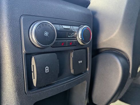 Used 2020 Ford Explorer XLT w/ Comfort Package image 16