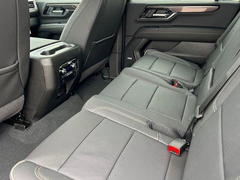 New 2026 GMC Yukon XL Elevation image 9