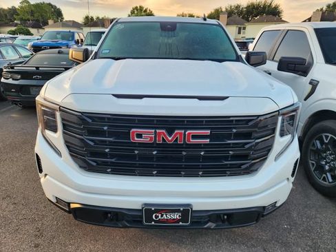 Used 2025 GMC Sierra 1500 Elevation RWD image 2