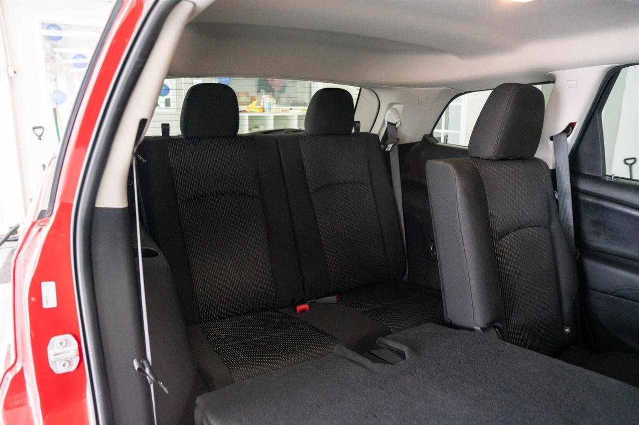 Used 2019 Dodge Journey SE FWD image 22