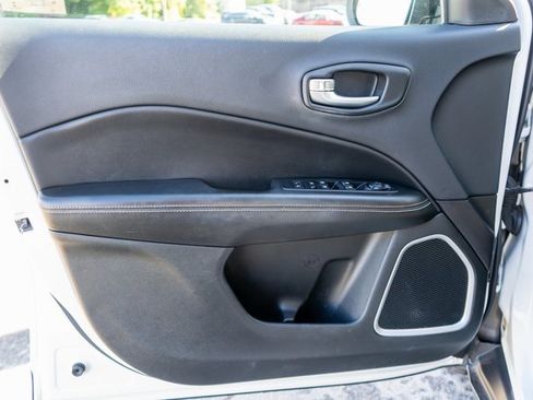 Used 2018 Jeep Compass Latitude w/ Cold Weather Group image 18