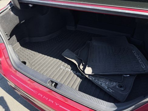 Used 2020 Toyota Camry LE image 17