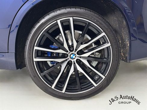 Used 2022 BMW X5 M50i w/ Executive Package image 38