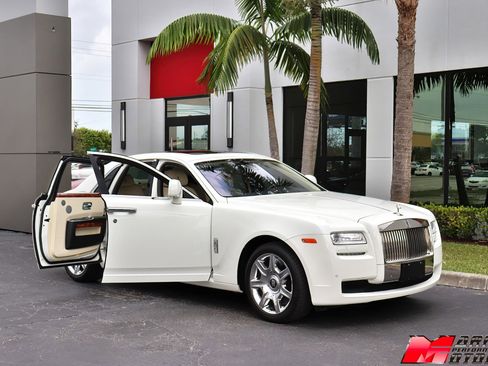 Used 2010 Rolls-Royce Ghost image 26
