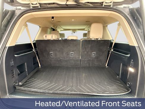 Used 2023 Ford Expedition Max XLT image 32