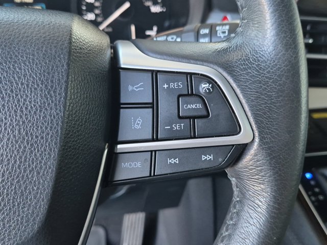 Used 2022 Toyota Sienna XLE w/ XLE Plus Package FWD image 26