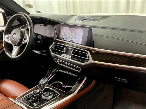 Used 2021 BMW X7 M50i image 14
