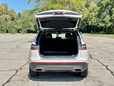 Used 2019 Lincoln Nautilus Reserve AWD/4WD image 7