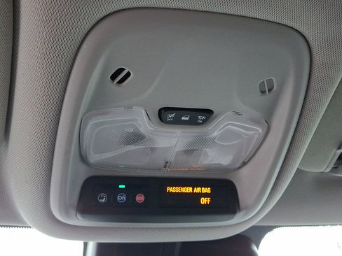 Used 2025 Chevrolet TrailBlazer LT image 31