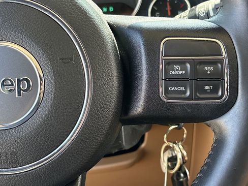 Used 2016 Jeep Wrangler Unlimited Sahara w/ Connectivity Group image 20