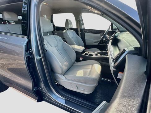 Certified 2025 Kia Sorento EX FWD image 28