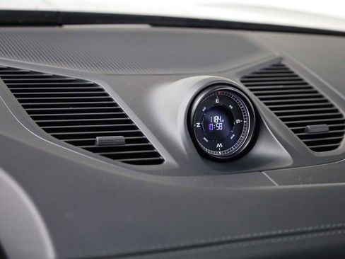 Certified 2025 Porsche Cayenne E-Hybrid image 18