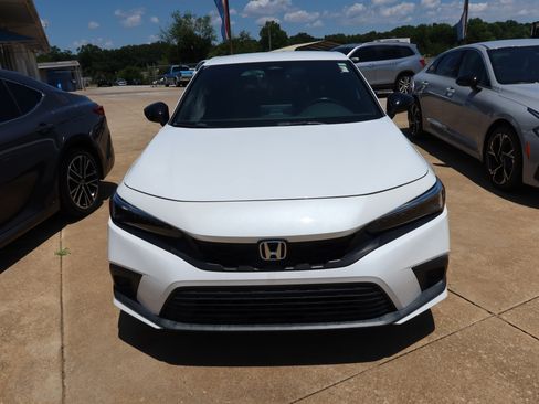 Used 2023 Honda Civic Sport image 2