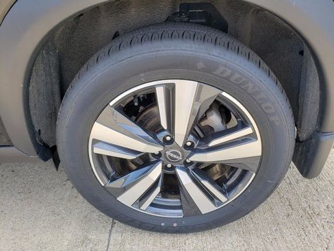 Certified 2024 Nissan Rogue SL w/ SL Premium Package image 43