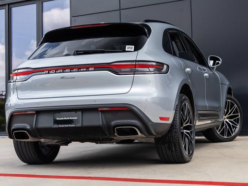 Certified 2026 Porsche Macan AWD/4WD image 11