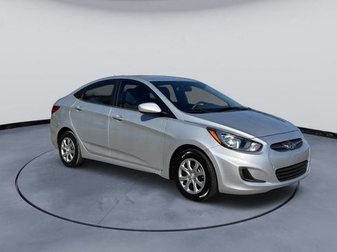 Used 2013 Hyundai Accent GLS image 4