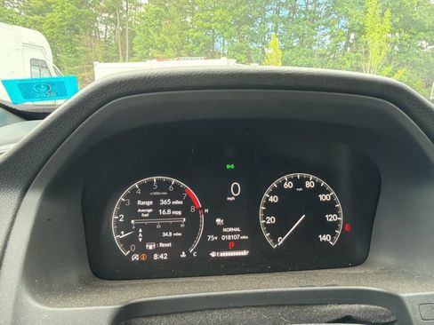 Used 2025 Honda Ridgeline TrailSport image 9