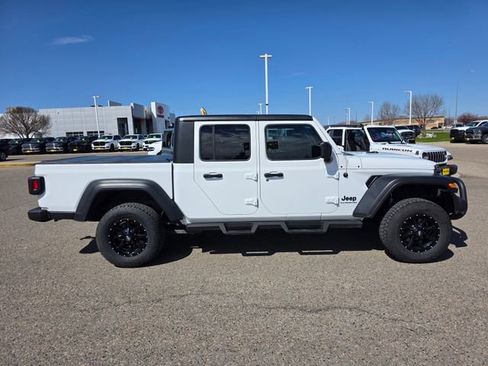 Used 2020 Jeep Gladiator Sport w/ Quick Order Package 23S AWD/4WD image 7