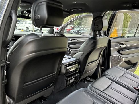 Used 2023 Jeep Wagoneer Series II image 35