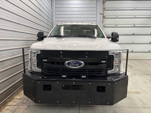 Used 2017 Ford F250 XL w/ Power Equipment Group AWD/4WD image 2