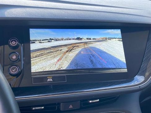Used 2023 Buick Envision Essence image 10