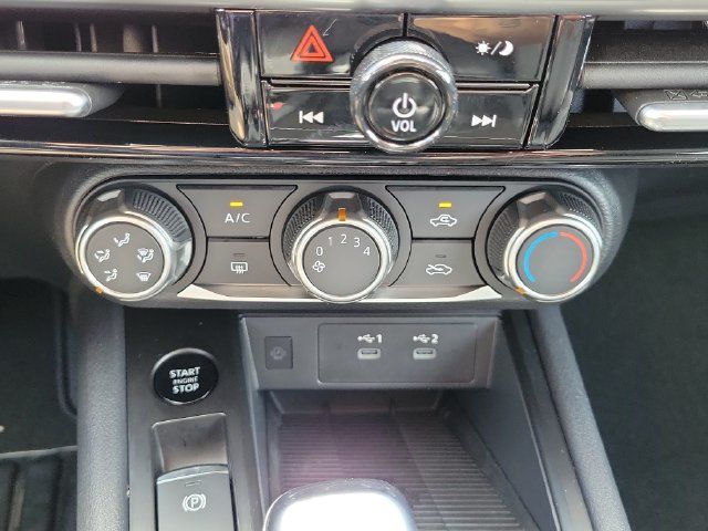 Certified 2025 Nissan Kicks SV FWD image 27
