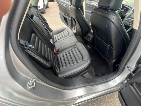 Used 2020 Ford Fusion SEL FWD image 24