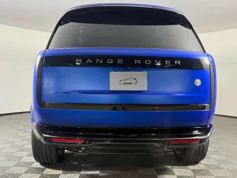 New 2025 Land Rover Range Rover SV image 8
