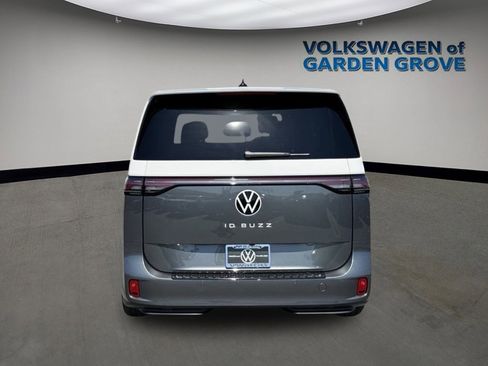 New 2025 Volkswagen ID. Buzz Pro S image 9