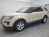 Used 2018 Ford Explorer XLT image 2